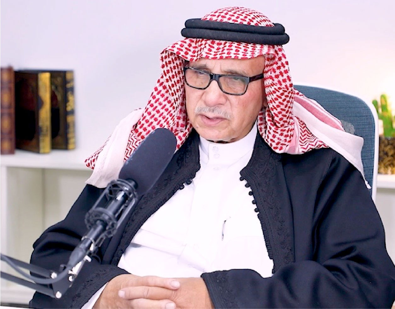 الوراقة والوراقون ..في دراسة الدكتور علي النمله
